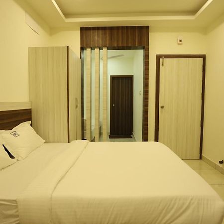 Hotel Sigma Suites Bangalore Bagian luar foto