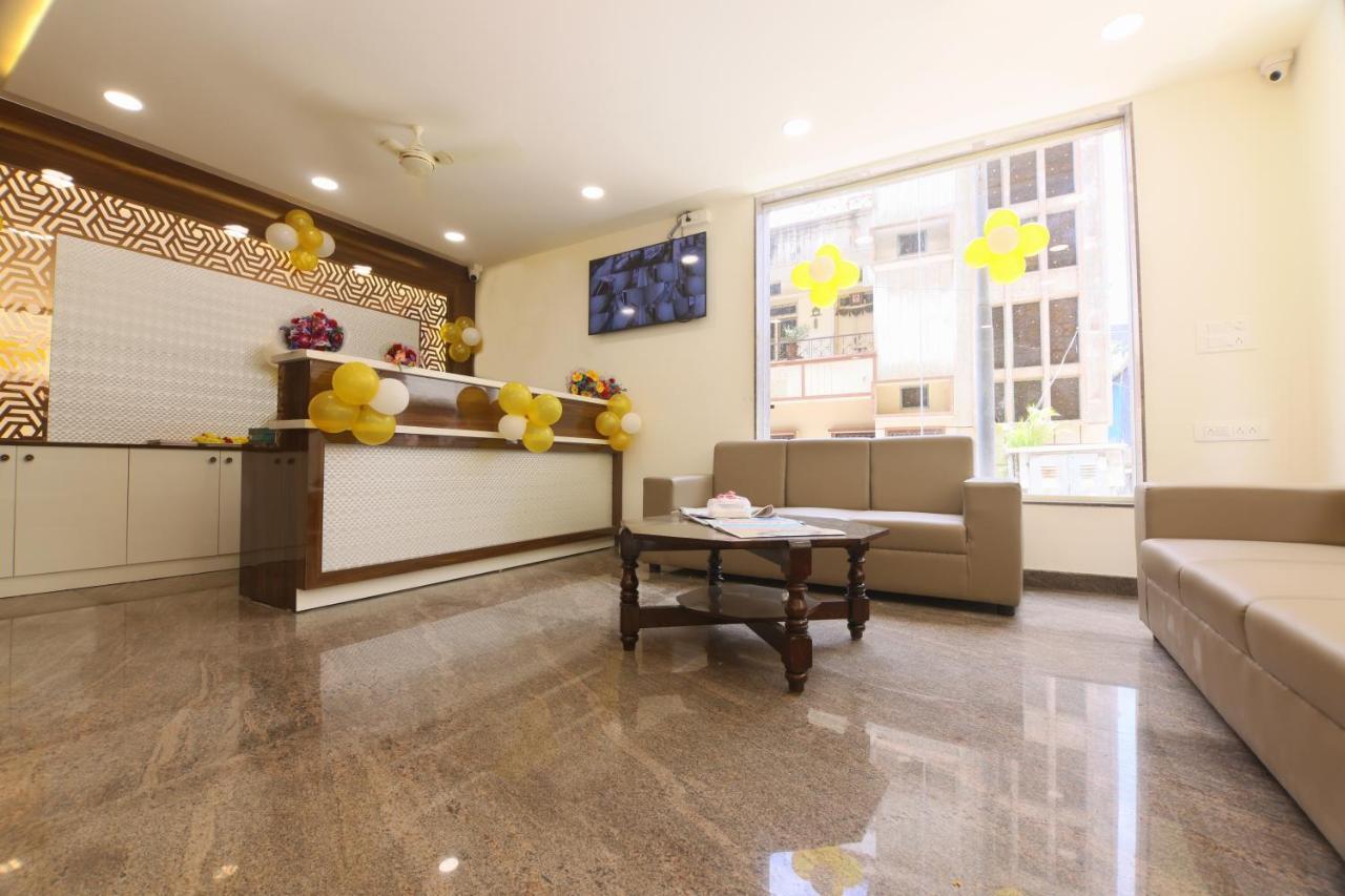 Hotel Sigma Suites Bangalore Bagian luar foto