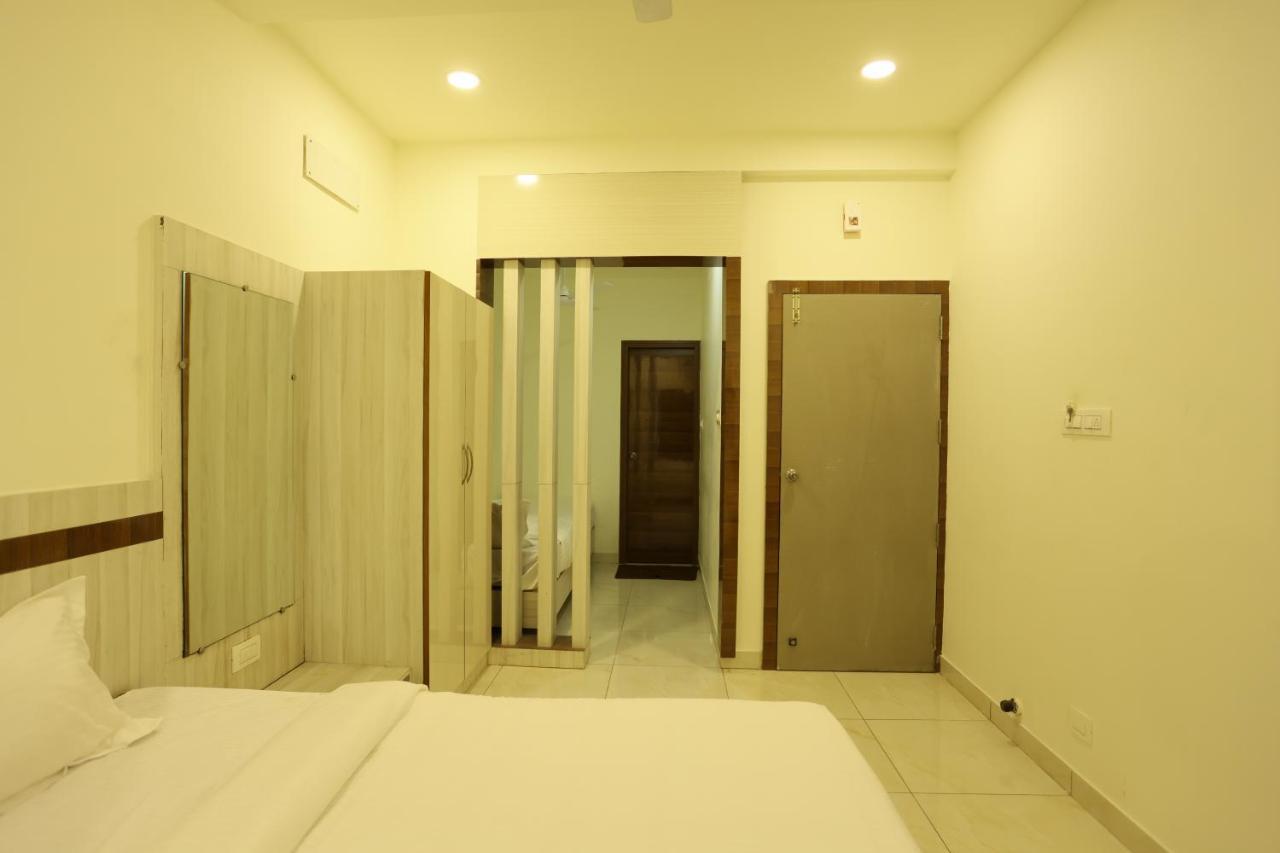 Hotel Sigma Suites Bangalore Bagian luar foto