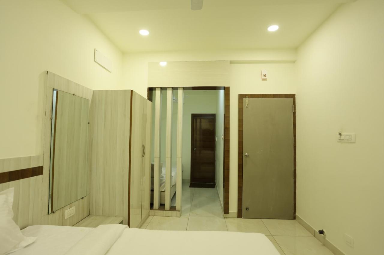 Hotel Sigma Suites Bangalore Bagian luar foto