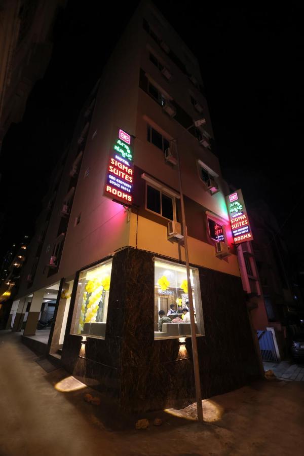 Hotel Sigma Suites Bangalore Bagian luar foto