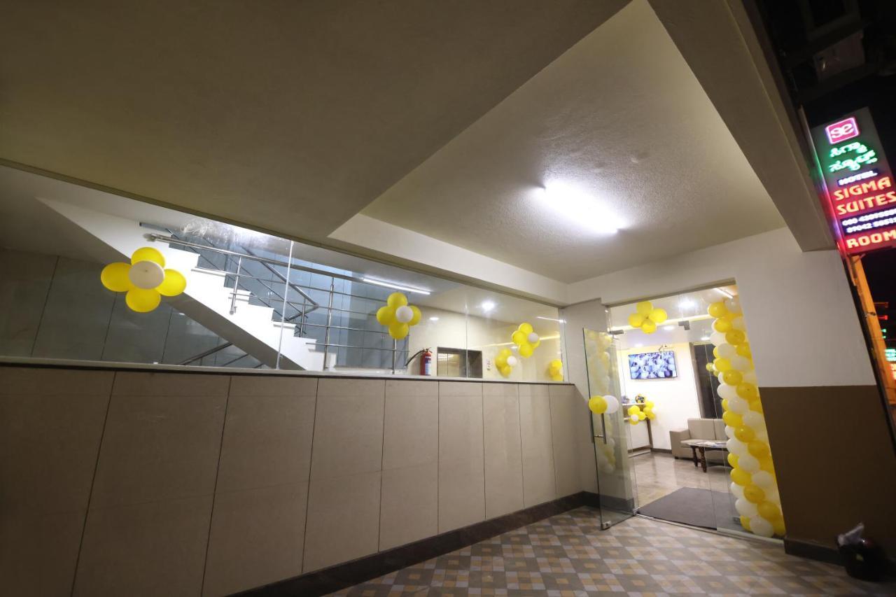 Hotel Sigma Suites Bangalore Bagian luar foto
