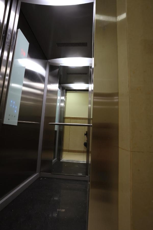 Hotel Sigma Suites Bangalore Bagian luar foto