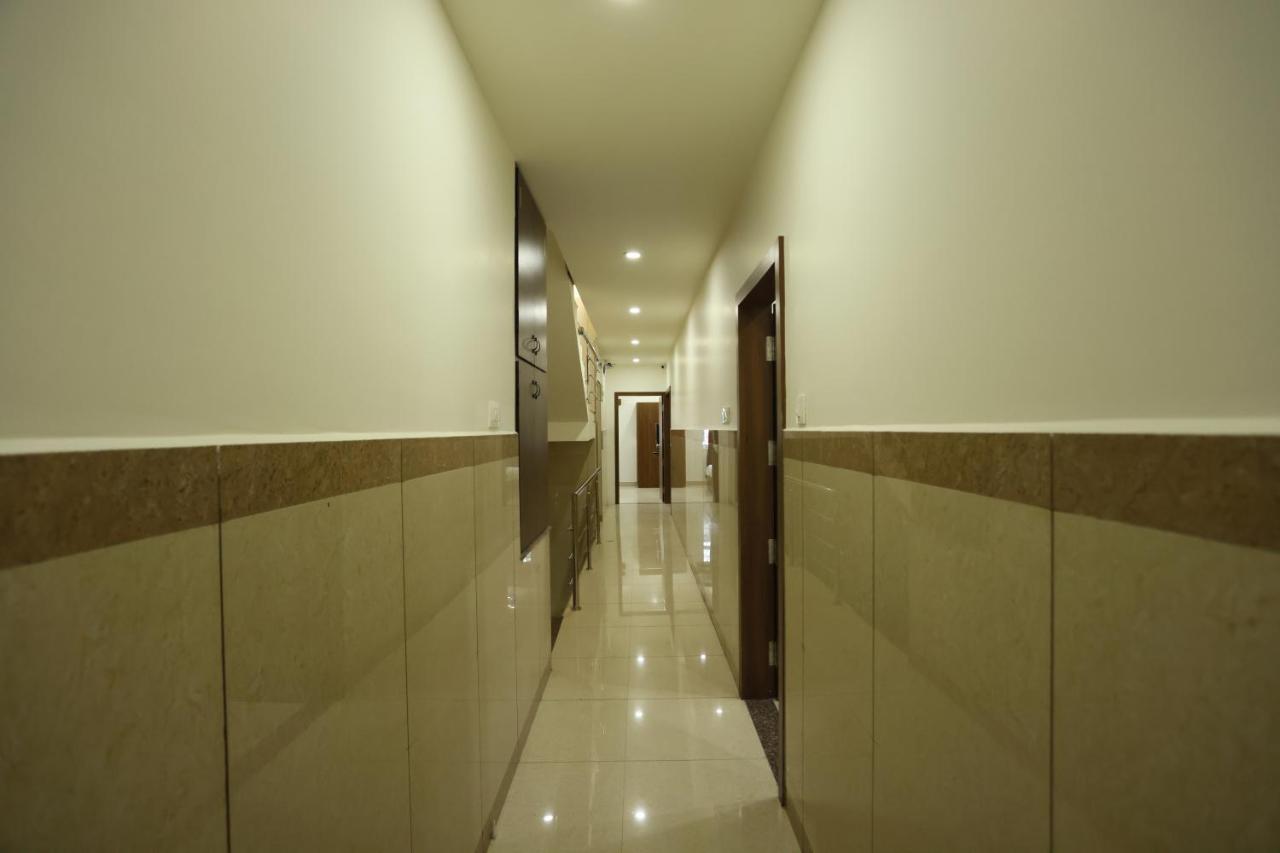 Hotel Sigma Suites Bangalore Bagian luar foto