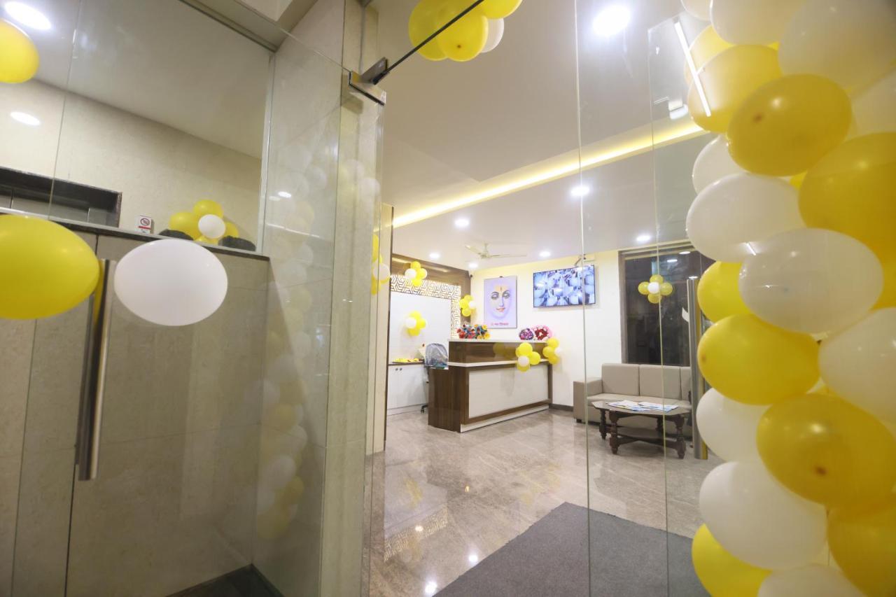 Hotel Sigma Suites Bangalore Bagian luar foto