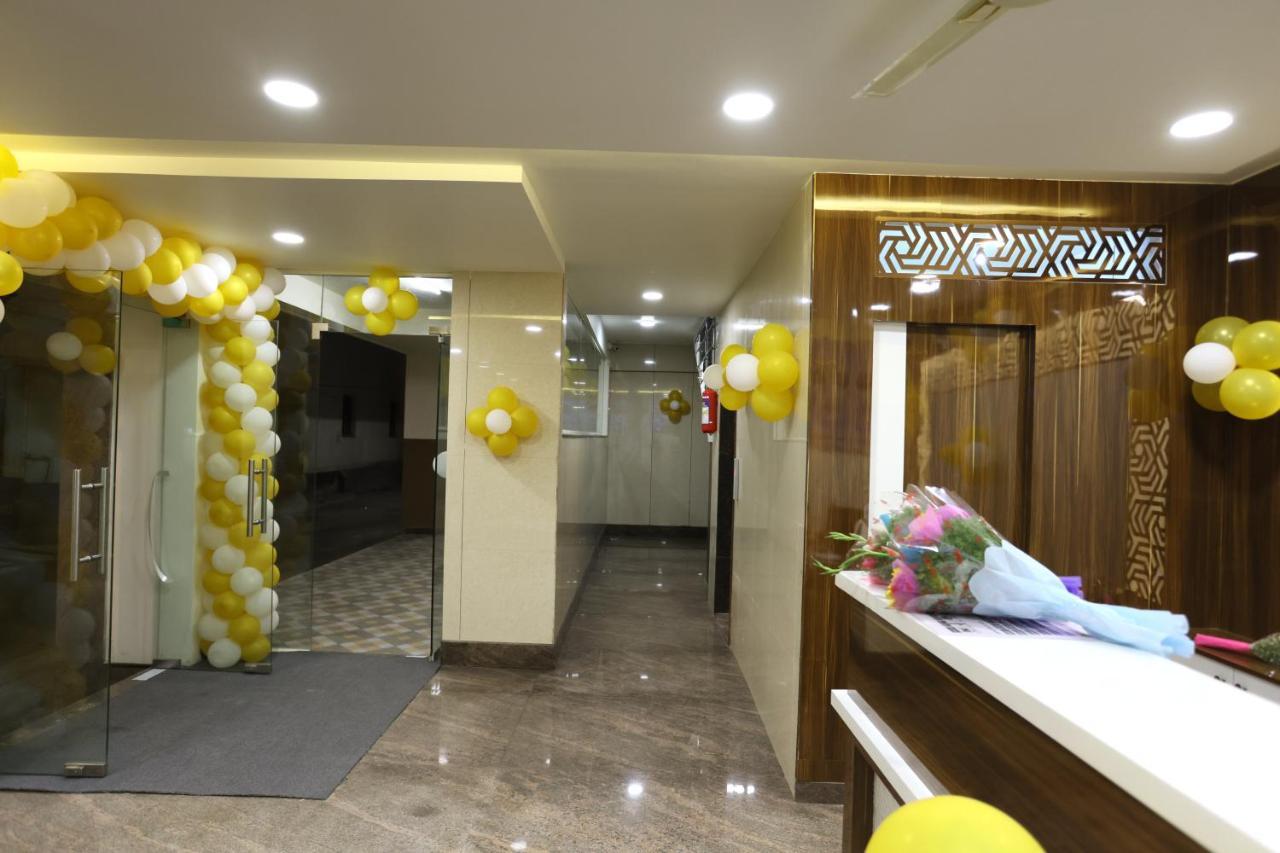 Hotel Sigma Suites Bangalore Bagian luar foto