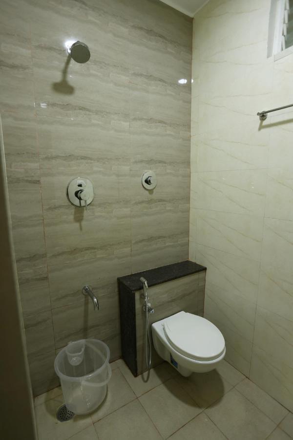 Hotel Sigma Suites Bangalore Bagian luar foto