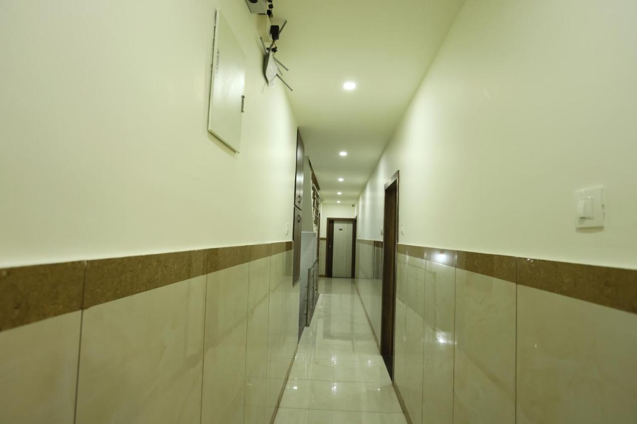 Hotel Sigma Suites Bangalore Bagian luar foto