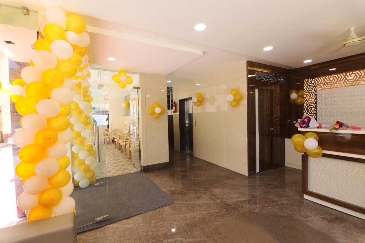 Hotel Sigma Suites Bangalore Bagian luar foto